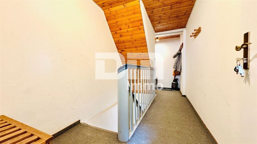 Historisches Fachwerk-Ensemble mit Renditepotenzial in zentraler Lage von Northeim - OG WE1 Flur / Diele / Treppenaufgang